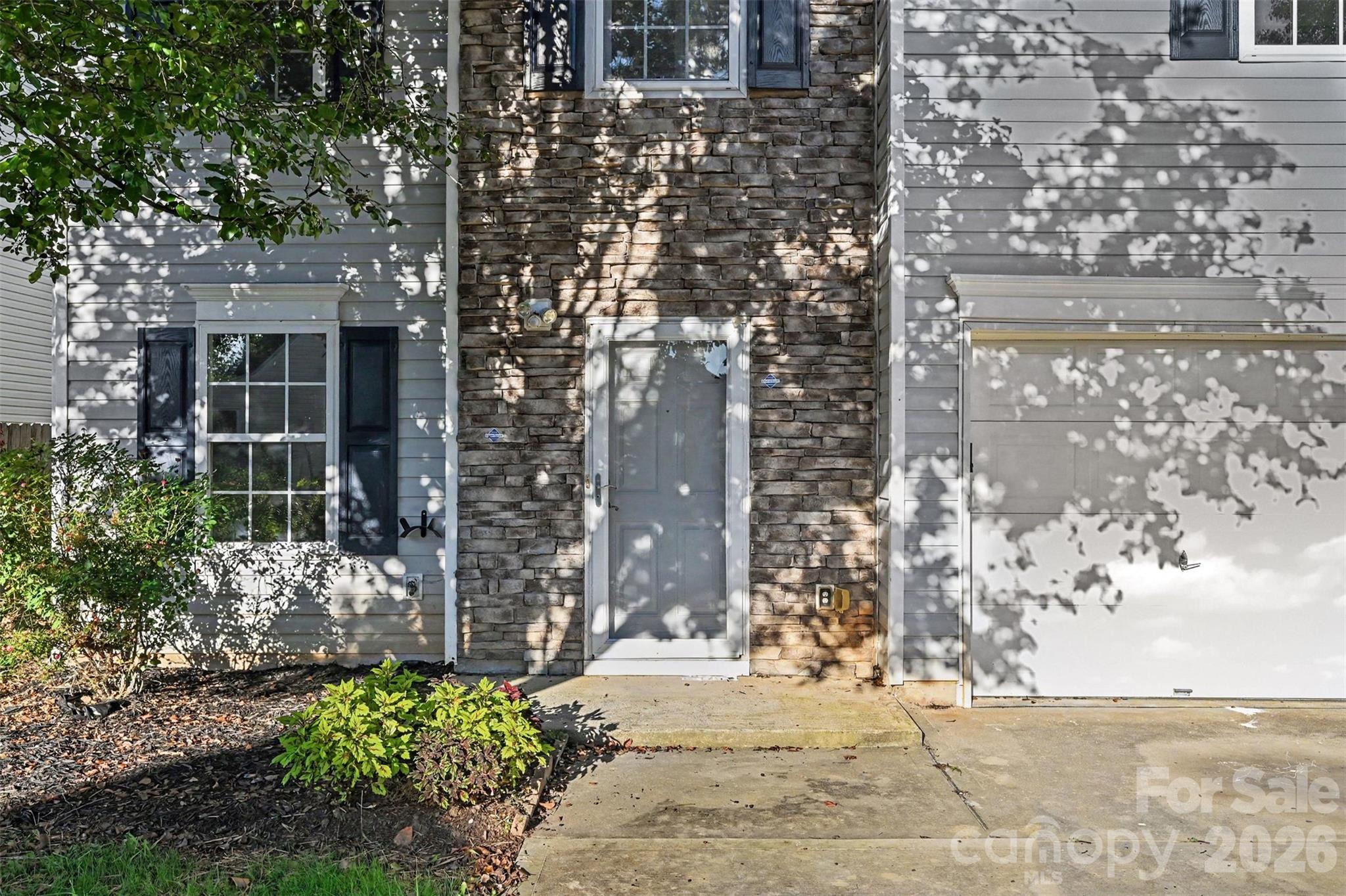 Single Family Residence at 2920 Teton Drive, Gastonia, photo 4 of 24