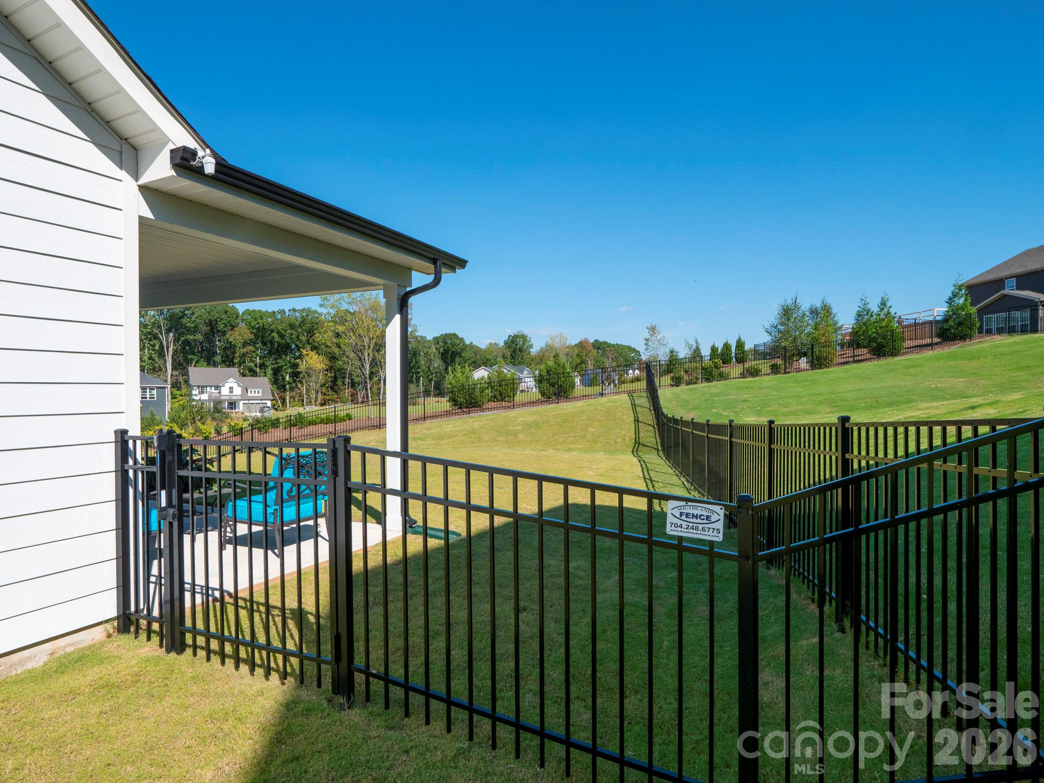Single Family Residence at 2023 Waxhaw Crossing Drive, Waxhaw, photo 41 of 46