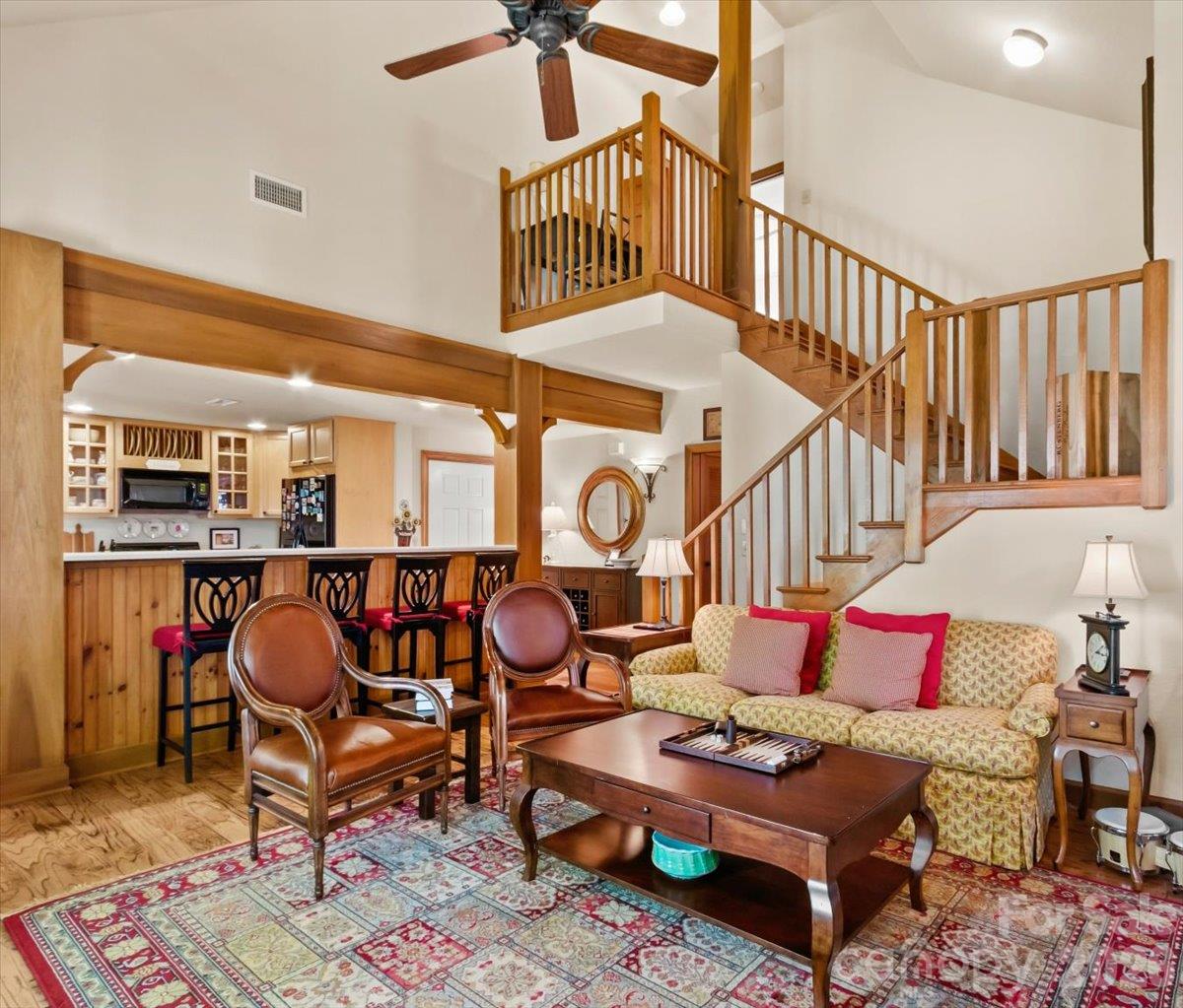 Condominium at 81 Creekside Way, Burnsville, photo 5 of 40
