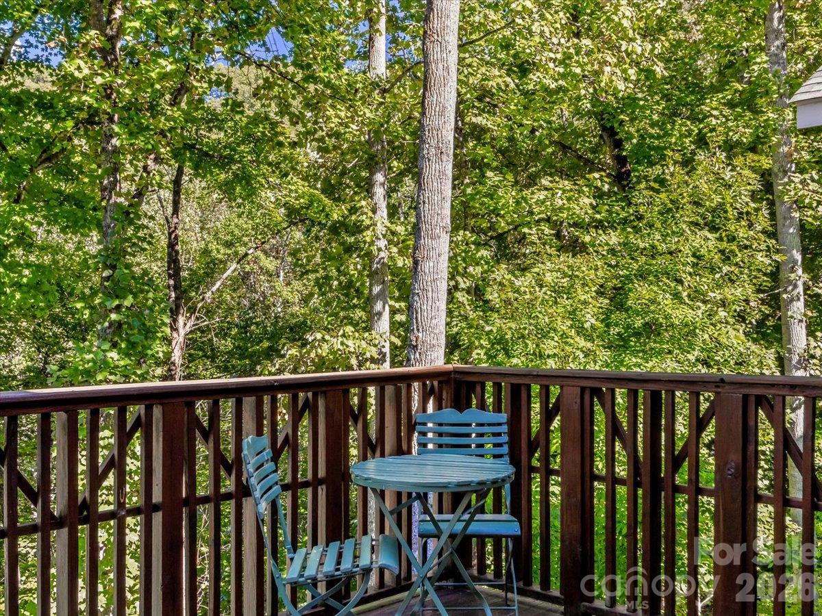 Condominium at 81 Creekside Way, Burnsville, photo 9 of 40