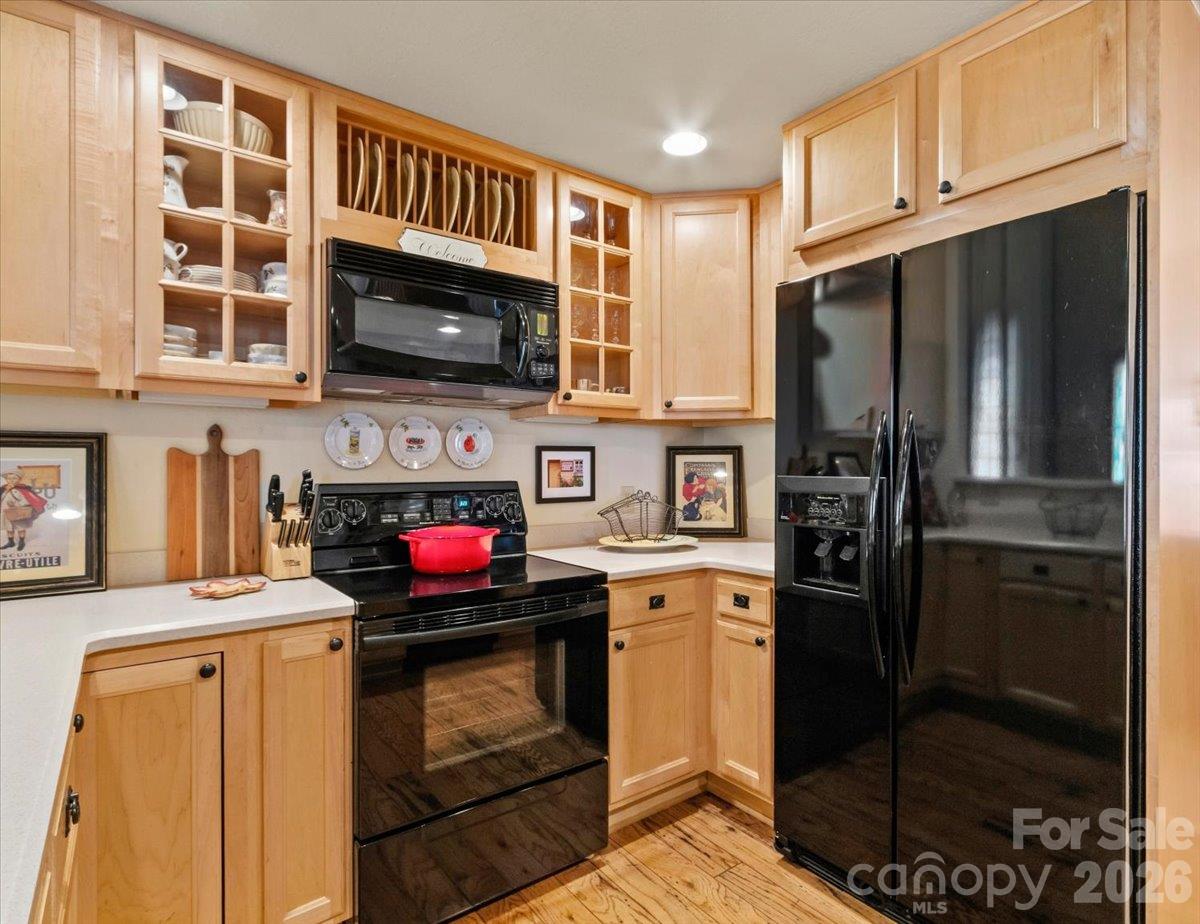 Condominium at 81 Creekside Way, Burnsville, photo 14 of 40