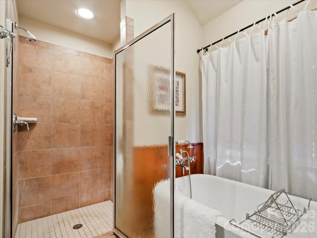 Condominium at 81 Creekside Way, Burnsville, photo 25 of 40
