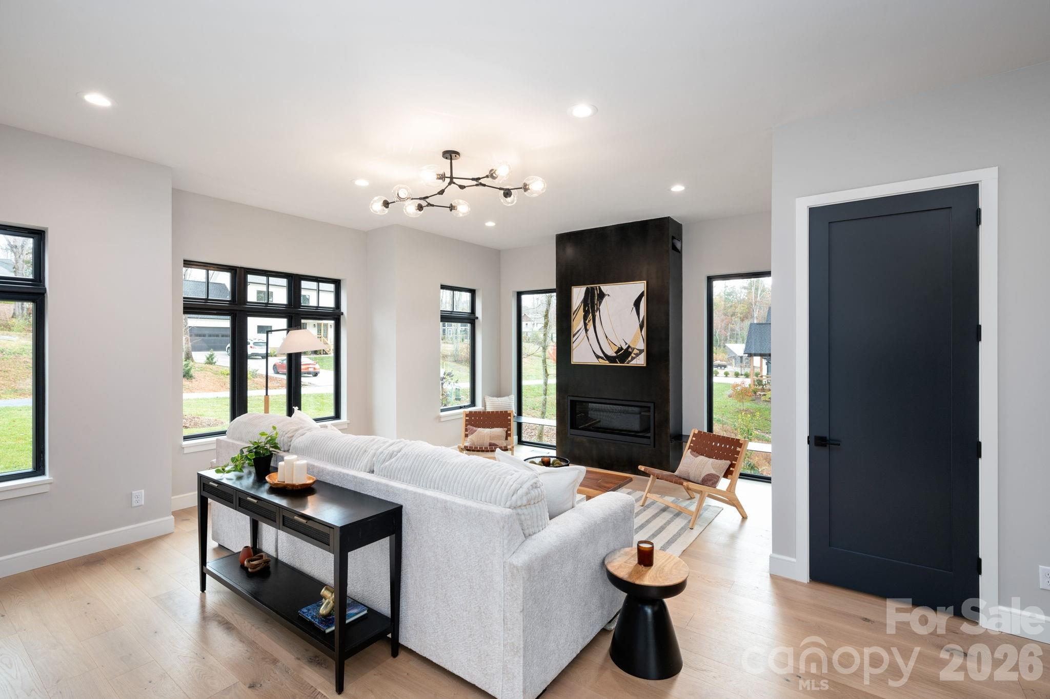 Wide Plank 7.5" White Oak Floors Throughout - 25 Ted Linn Drive, Fairview