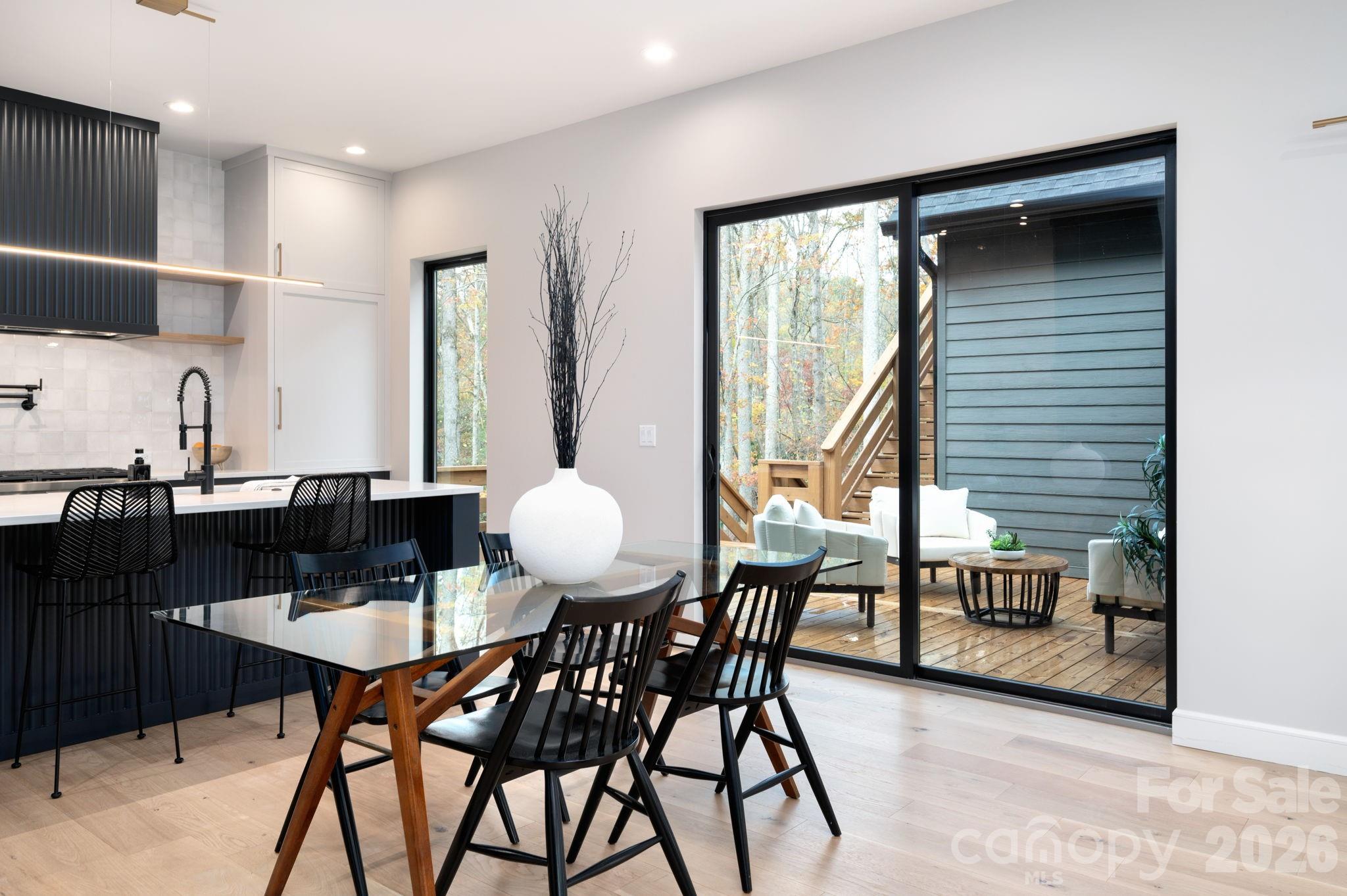 Indoor/Outdoor Dining and Living - 25 Ted Linn Drive, Fairview