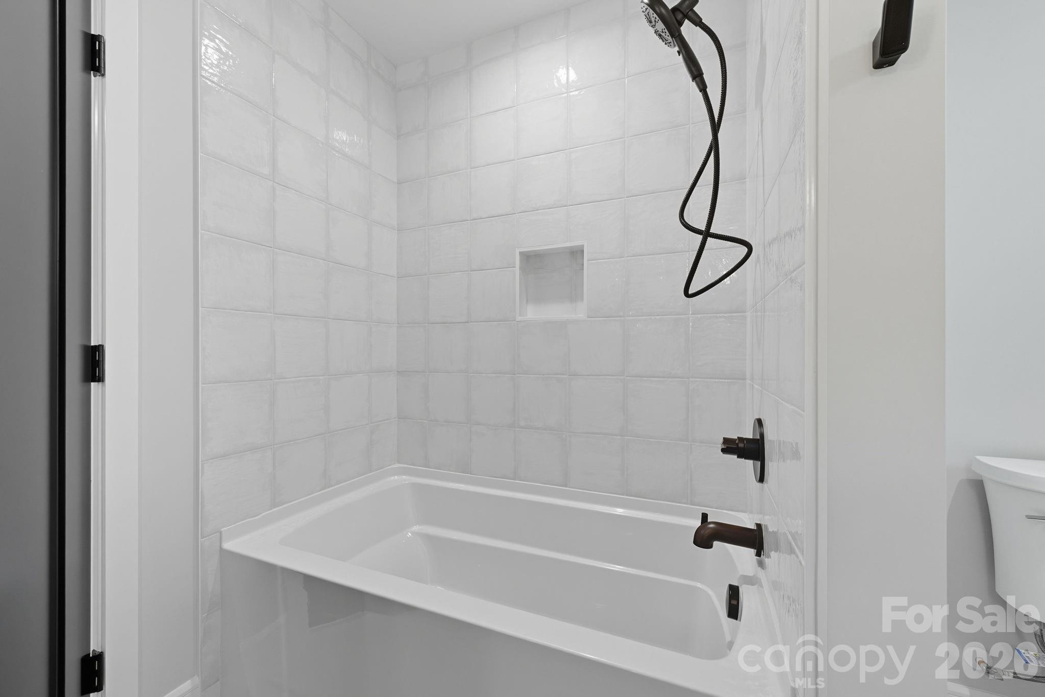 Upper Level Soaking Tub and Shower Combo - 25 Ted Linn Drive, Fairview