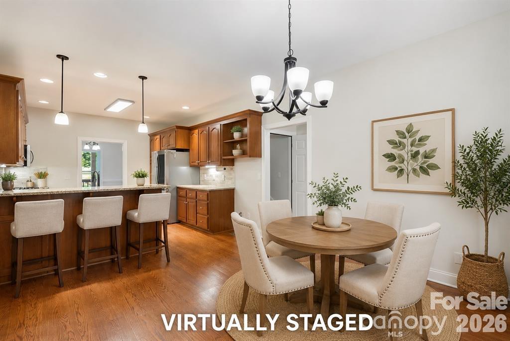 Single Family Residence at 10846 Tyler Brook Lane, Mint Hill, photo 10 of 32