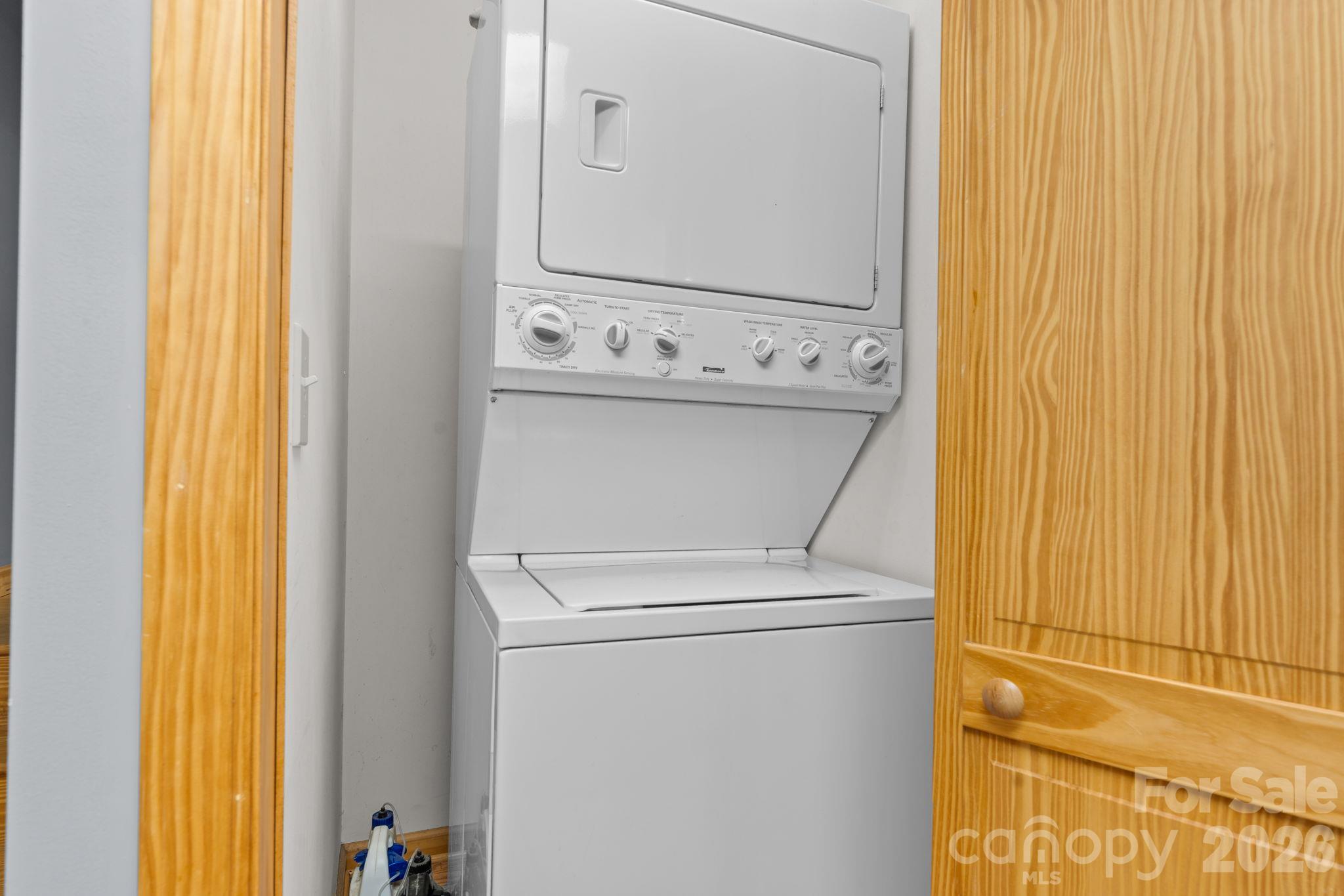 Stacked Washer/Dryer - 1003 Deerwood Road, Piney Creek