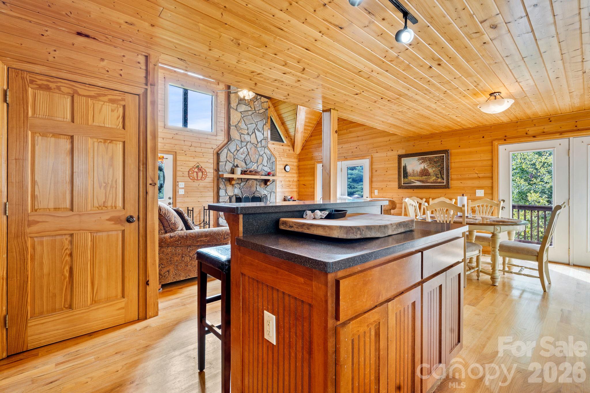 Kitchen Island - 1003 Deerwood Road, Piney Creek