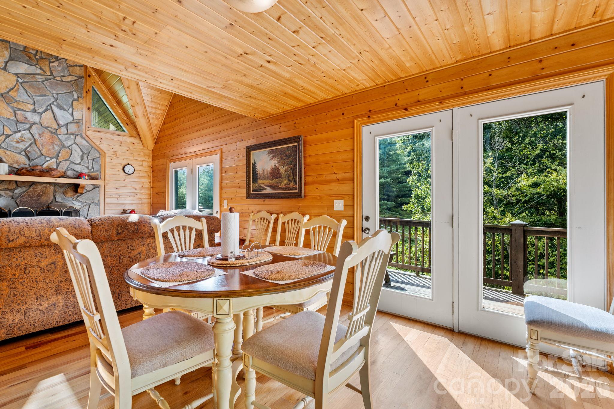 Dining Area - 1003 Deerwood Road, Piney Creek