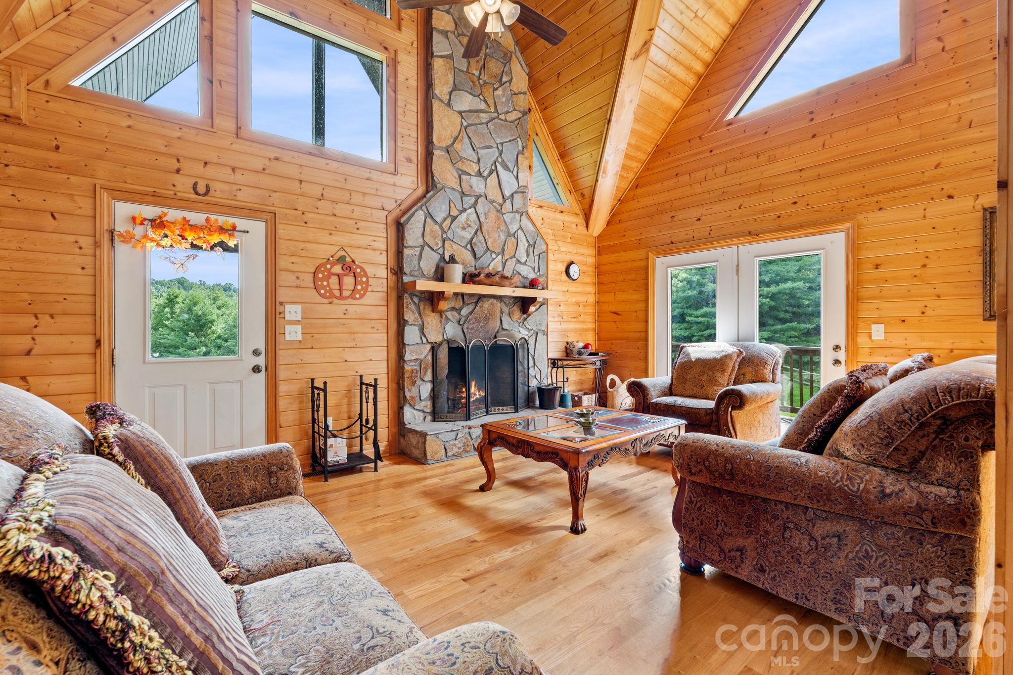 Great Room - 1003 Deerwood Road, Piney Creek