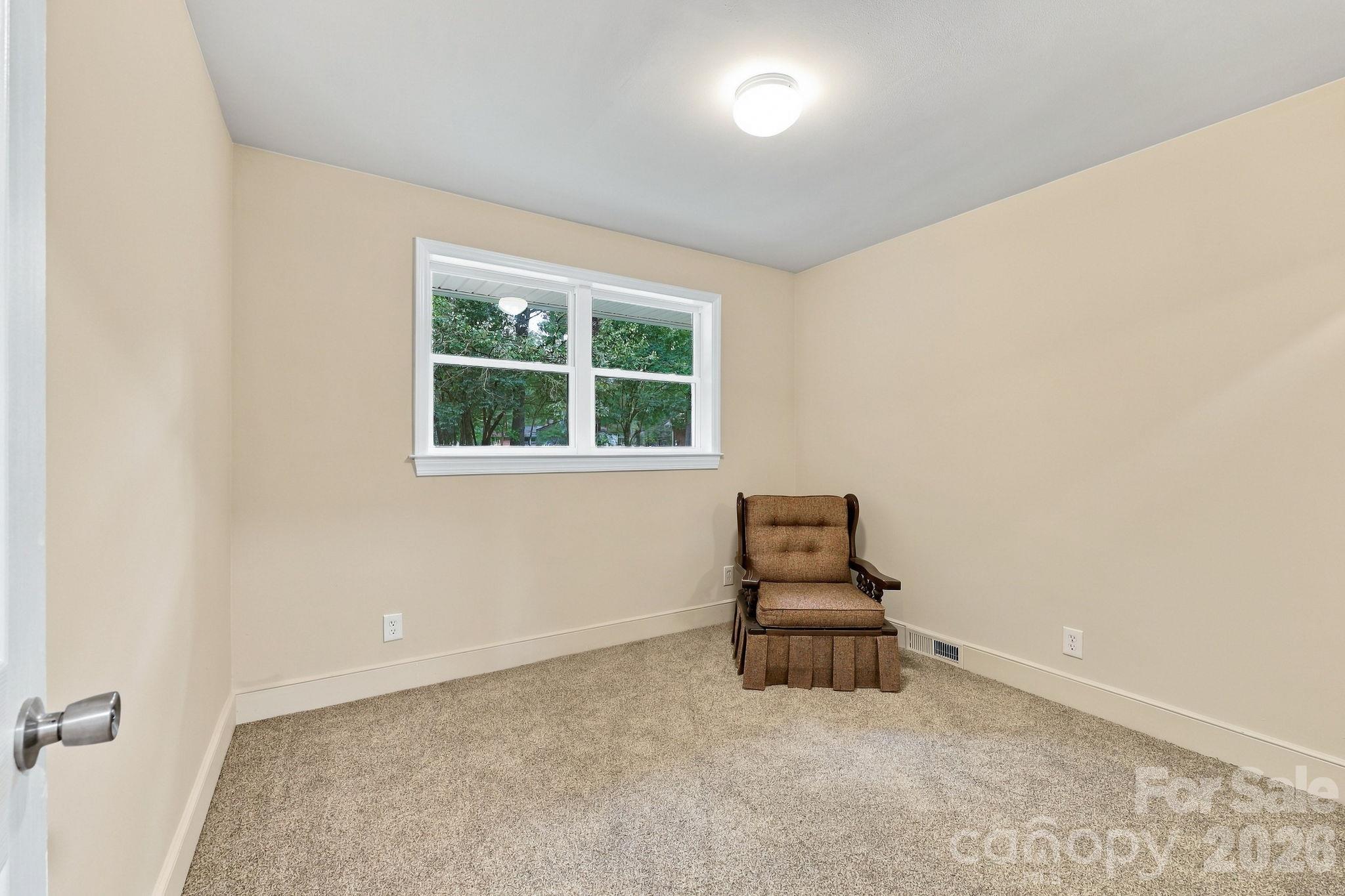 Single Family Residence at 7029 Linda Lake Drive, Charlotte, photo 22 of 33