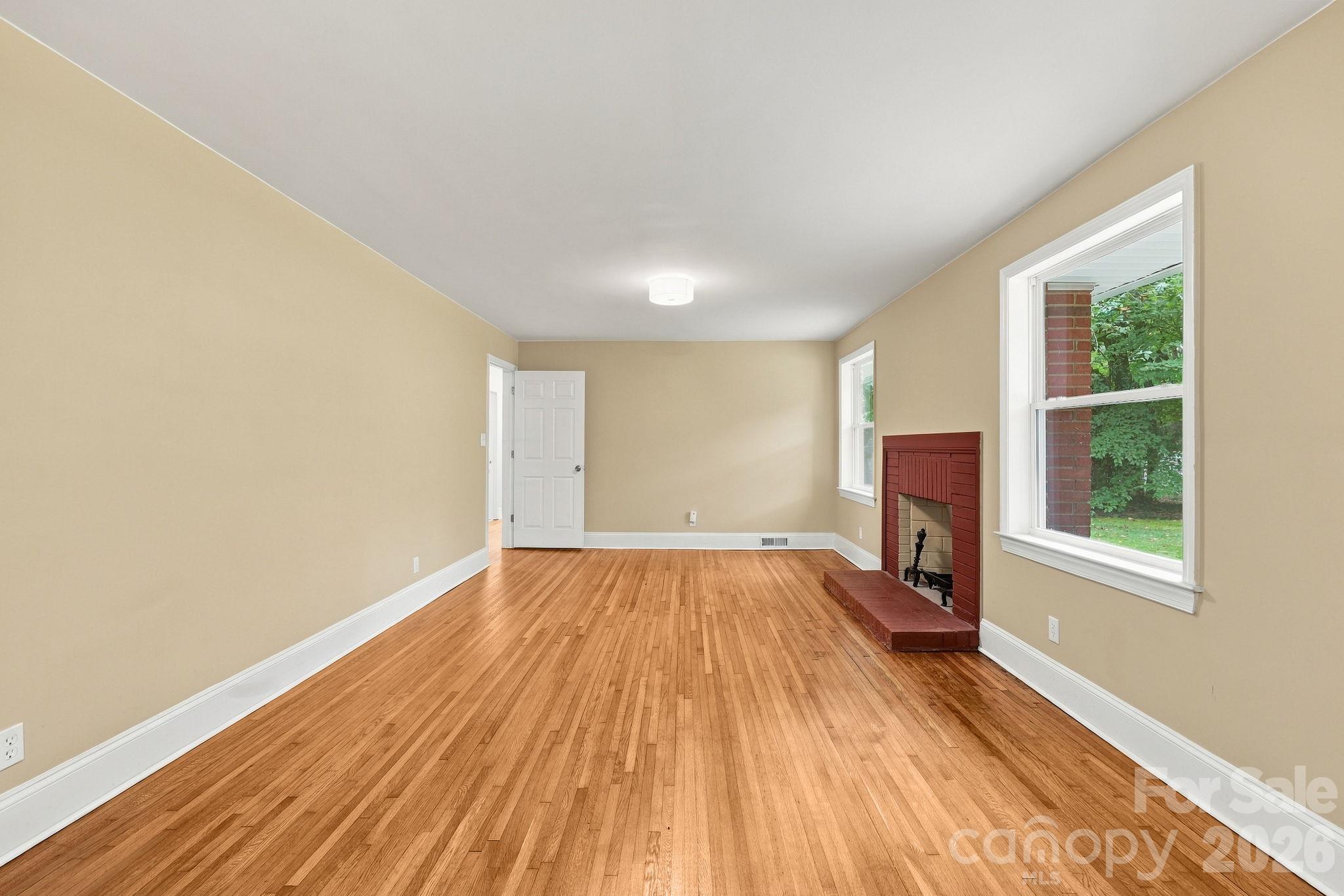 Single Family Residence at 7029 Linda Lake Drive, Charlotte, photo 16 of 33