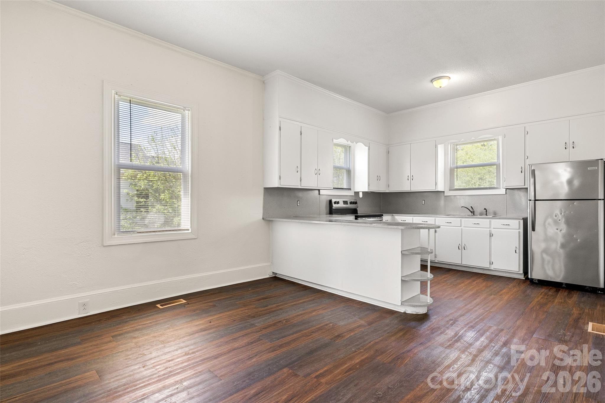 Single Family Residence at 530 Pinckney Road, Chester, photo 7 of 17