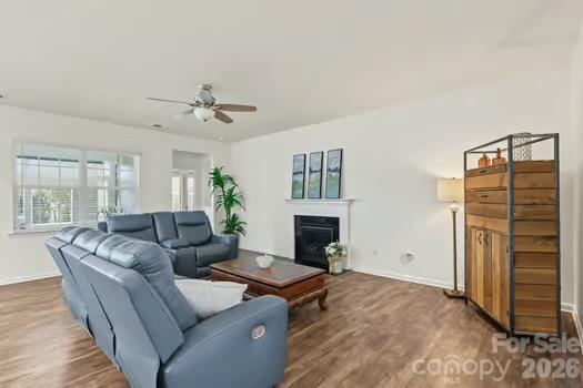 Single Family Residence at 3120 Oliver Stanley Trail, Lancaster, photo 9 of 33
