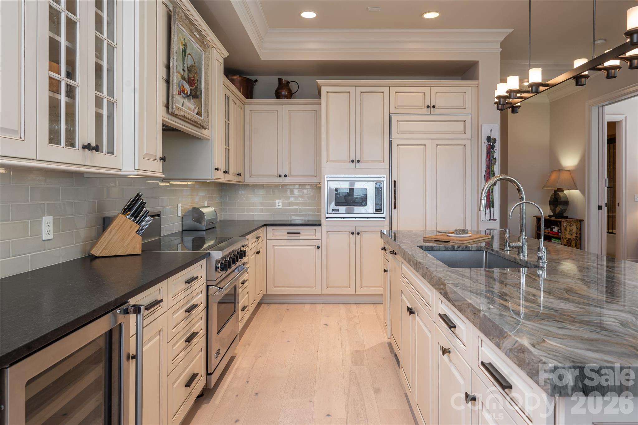 Ideal layout for cooking and entertaining - 288 Macon Avenue, Asheville