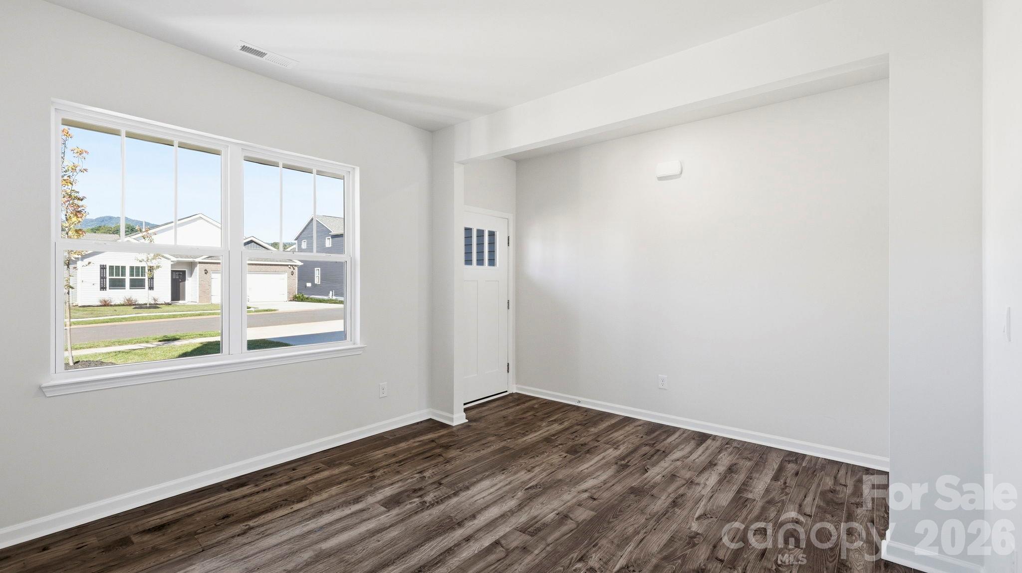 Single Family Residence at 20 Ridgehaven Drive, Waynesville, photo 7 of 32
