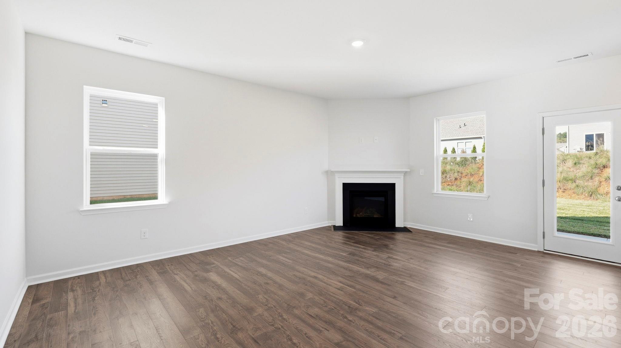 Single Family Residence at 73 Ridgehaven Drive, Waynesville, photo 10 of 34