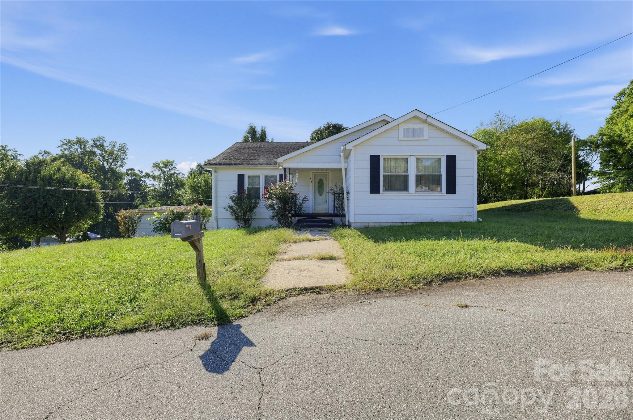 Single Family Residence at 519 E 2nd Avenue, Newton, photo 2 of 30