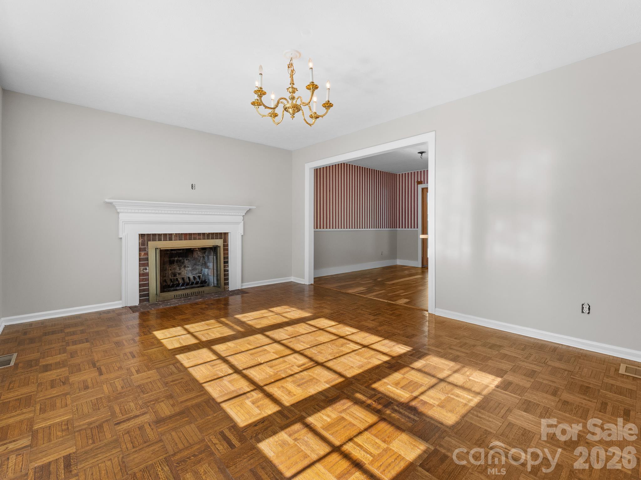 Single Family Residence at 87 Underhill Road, Hendersonville, photo 9 of 48