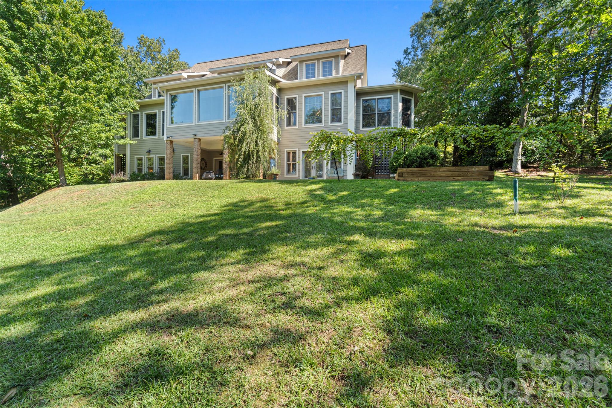 Single Family Residence at 179 Lakeview Pass, Rockingham, photo 5 of 46