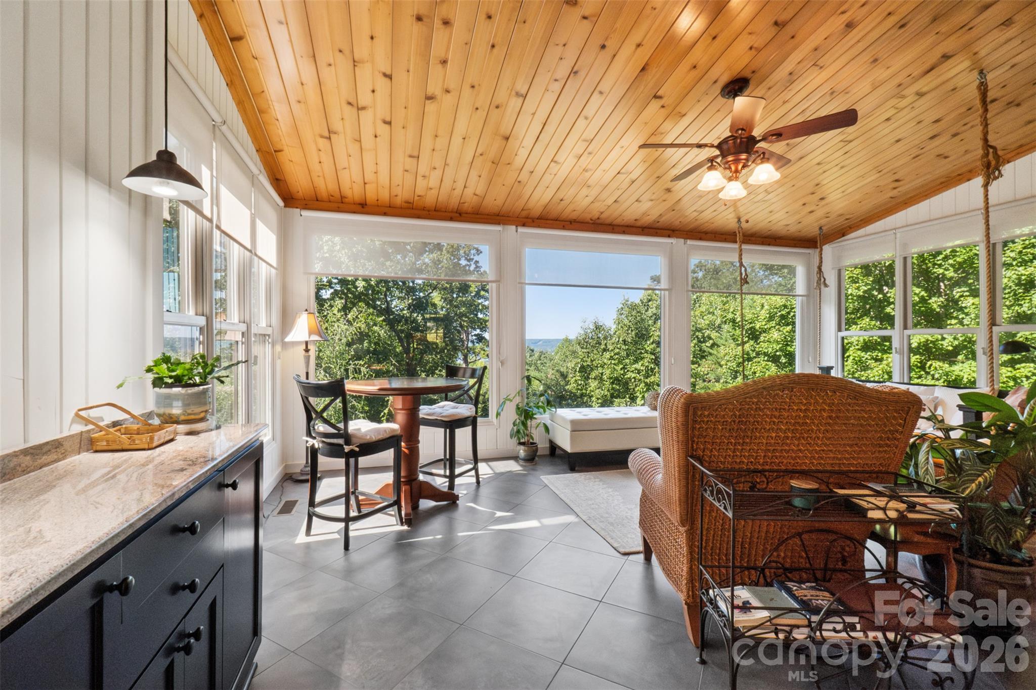 Single Family Residence at 179 Lakeview Pass, Rockingham, photo 10 of 46
