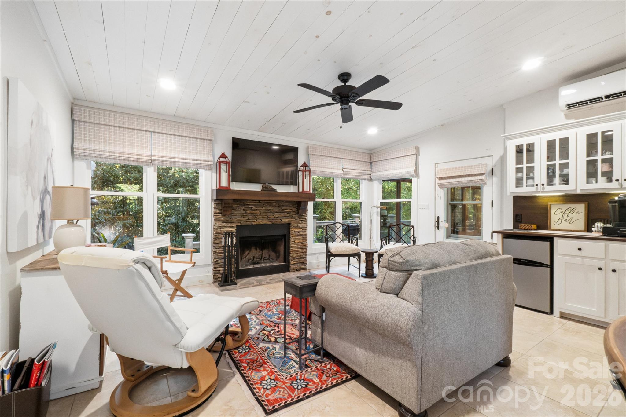 Single Family Residence at 179 Lakeview Pass, Rockingham, photo 21 of 46
