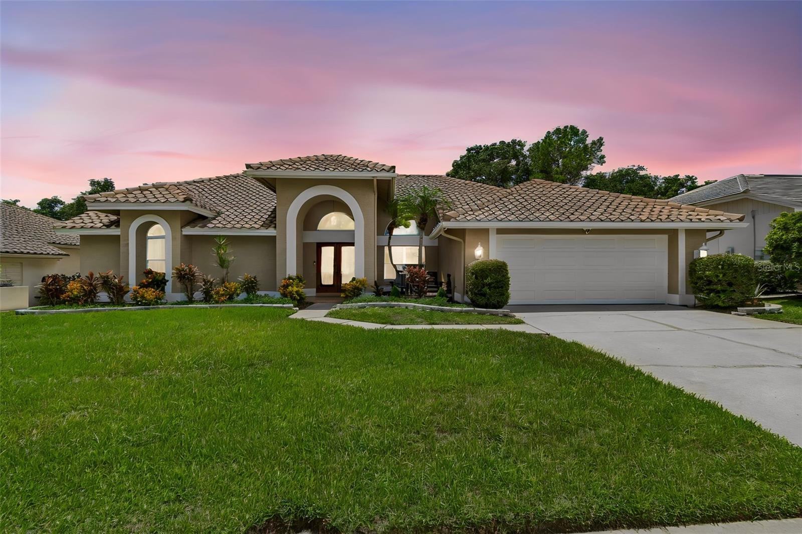 2937 HILLCREEK CIR S
