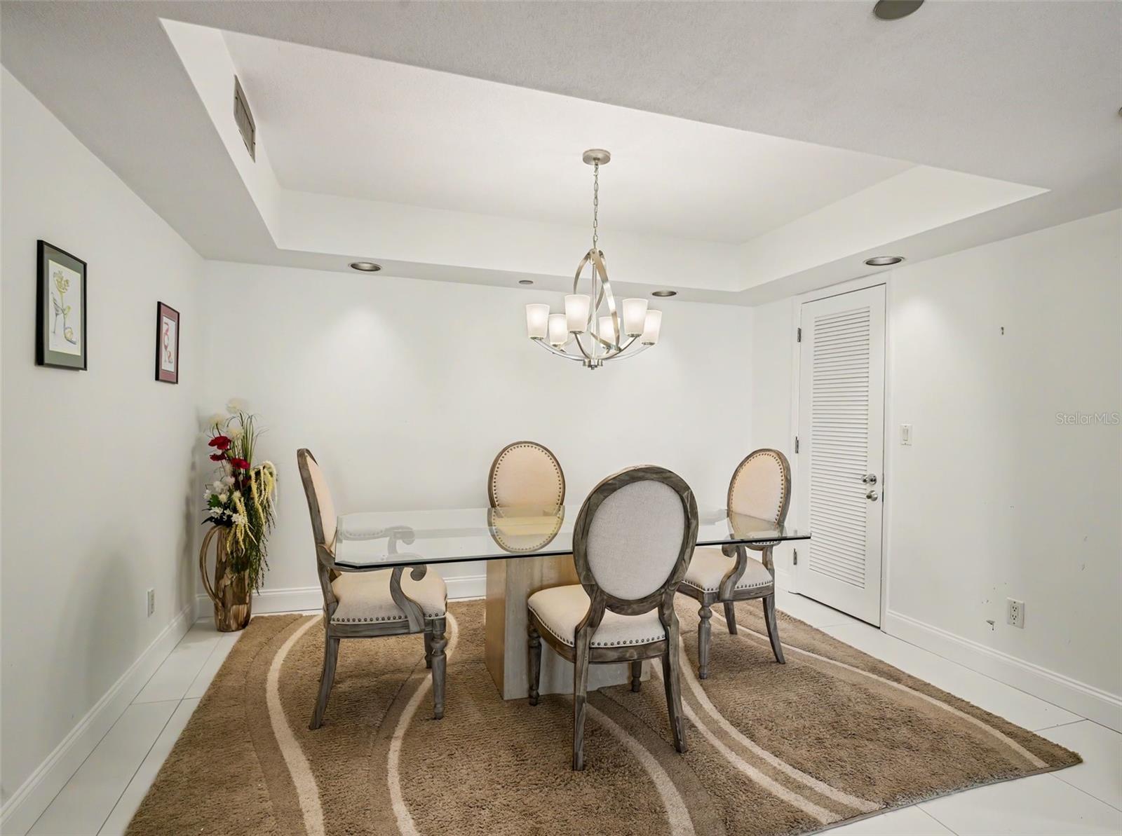 Dining Room with Tray Ceiling - 775 LONGBOAT CLUB RD #401, LONGBOAT KEY