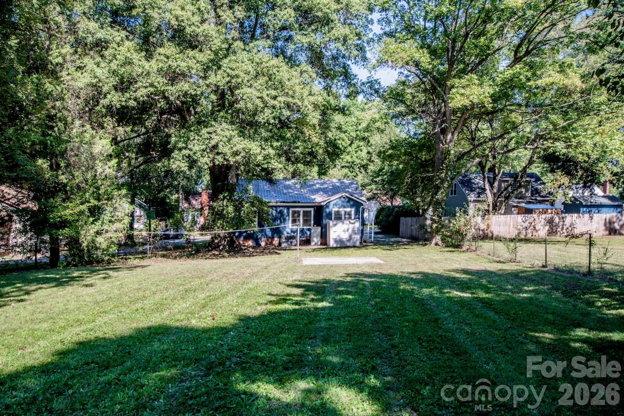 Single Family Residence at 541 Walnut Street, Mooresville, photo 17 of 18