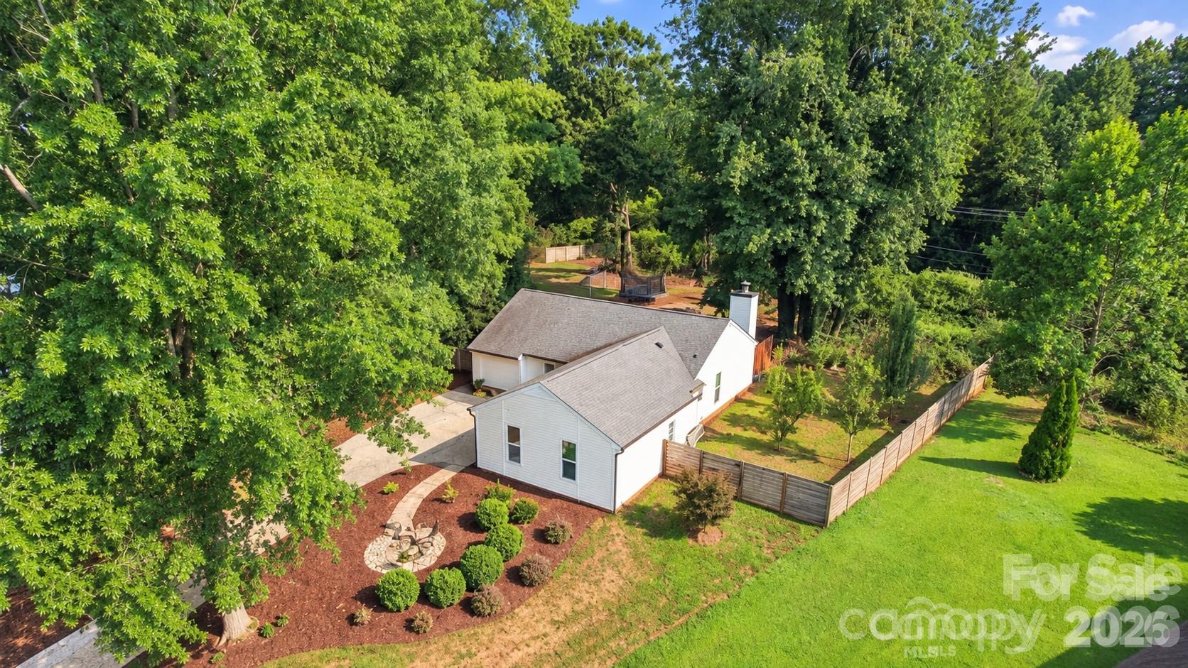 Single Family Residence at 3554 Jared Court, Matthews, photo 3 of 38