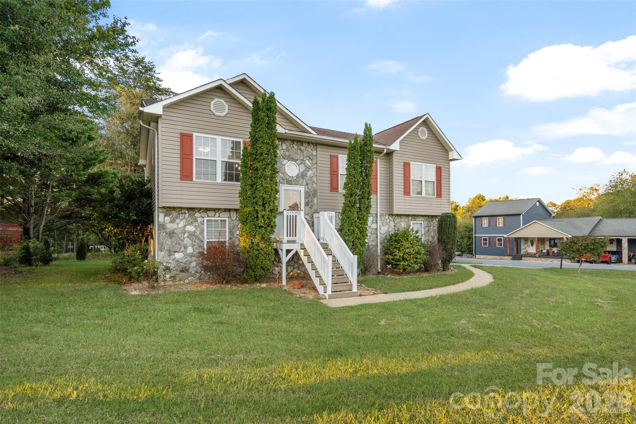 Single Family Residence at 1500 Ivy Lane, Valdese