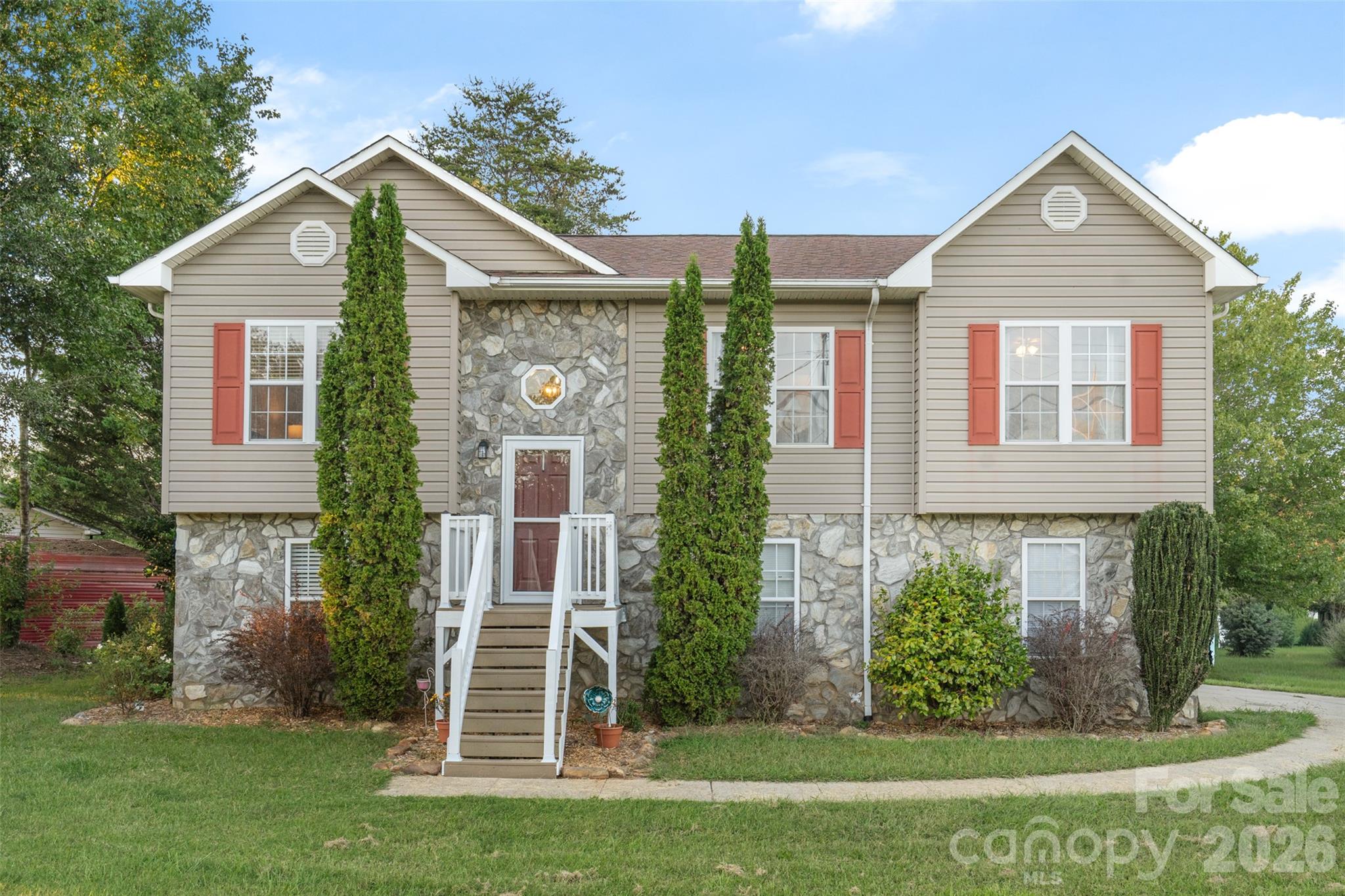 Single Family Residence at 1500 Ivy Lane, Valdese, photo 2 of 29