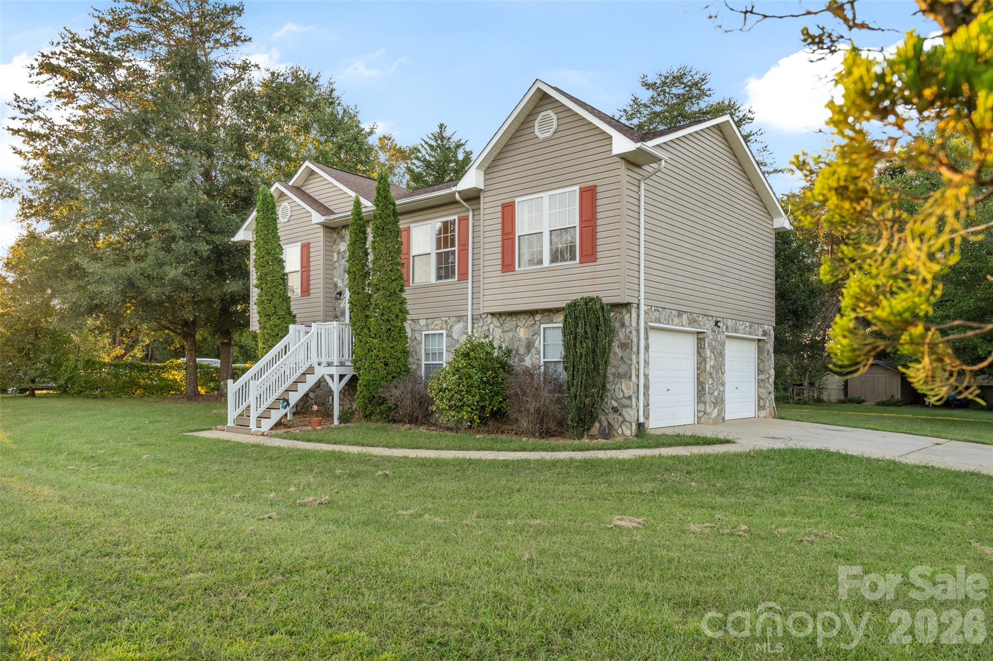 Single Family Residence at 1500 Ivy Lane, Valdese, photo 3 of 29
