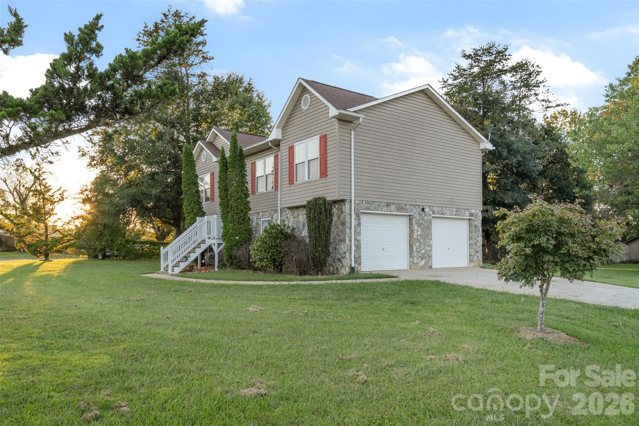 Single Family Residence at 1500 Ivy Lane, Valdese, photo 4 of 29