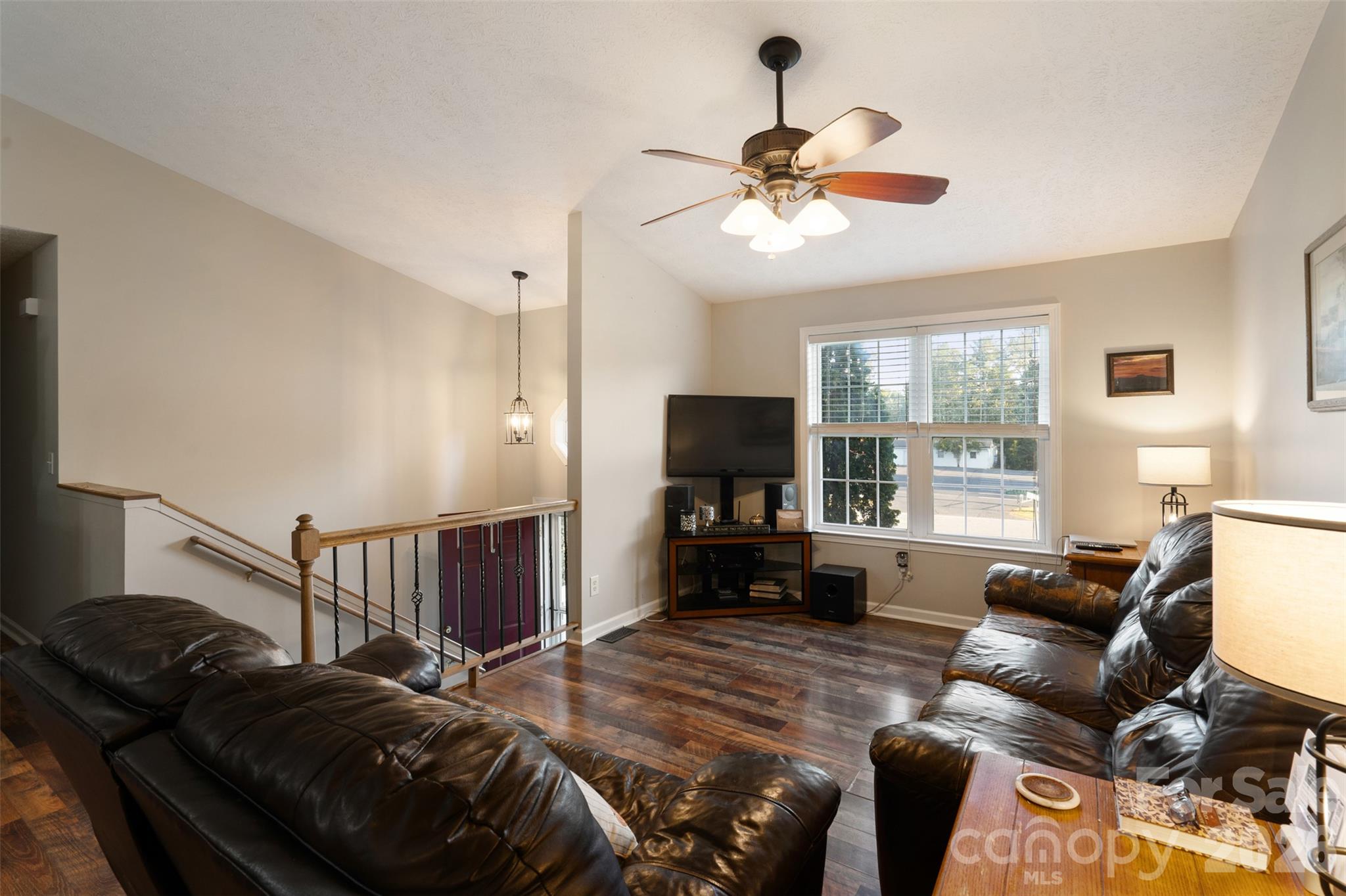 Living Room - 1500 Ivy Lane, Valdese