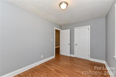 Single Family Residence at 104 Sylvania Avenue, Charlotte, photo 4 of 13