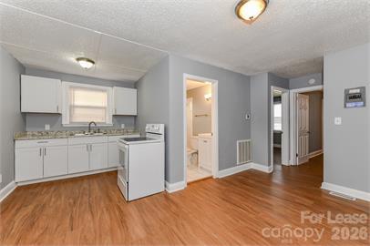 Single Family Residence at 104 Sylvania Avenue, Charlotte, photo 5 of 13