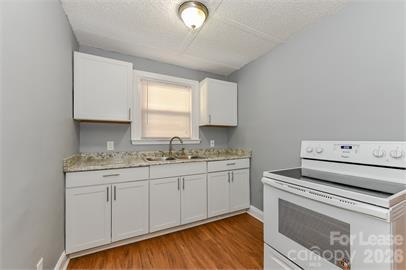 Single Family Residence at 104 Sylvania Avenue, Charlotte, photo 6 of 13