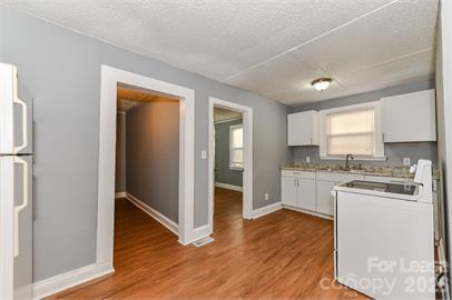 Single Family Residence at 104 Sylvania Avenue, Charlotte, photo 7 of 13