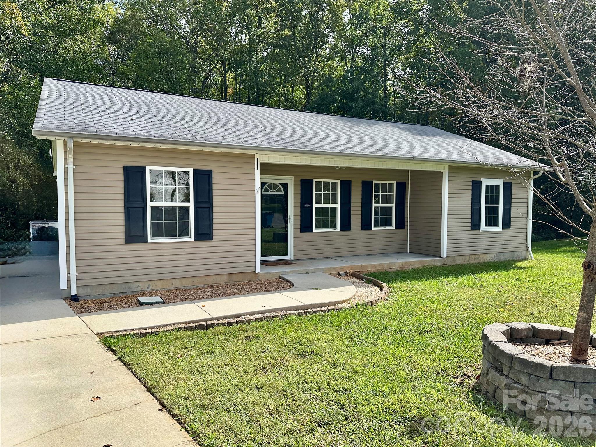 Single Family Residence at 111 Dundee Court, Maiden, photo 2 of 41