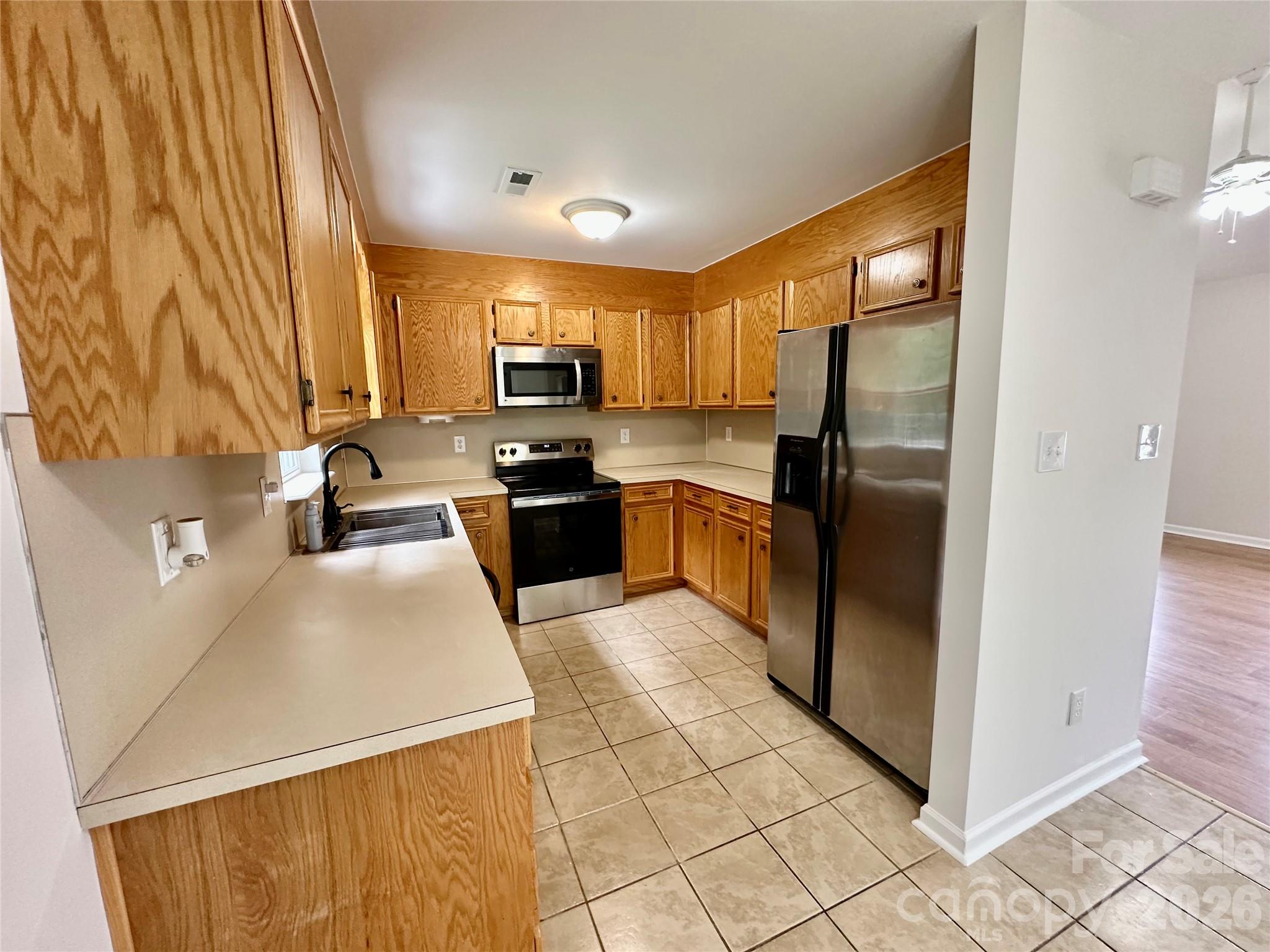 Single Family Residence at 111 Dundee Court, Maiden, photo 13 of 41