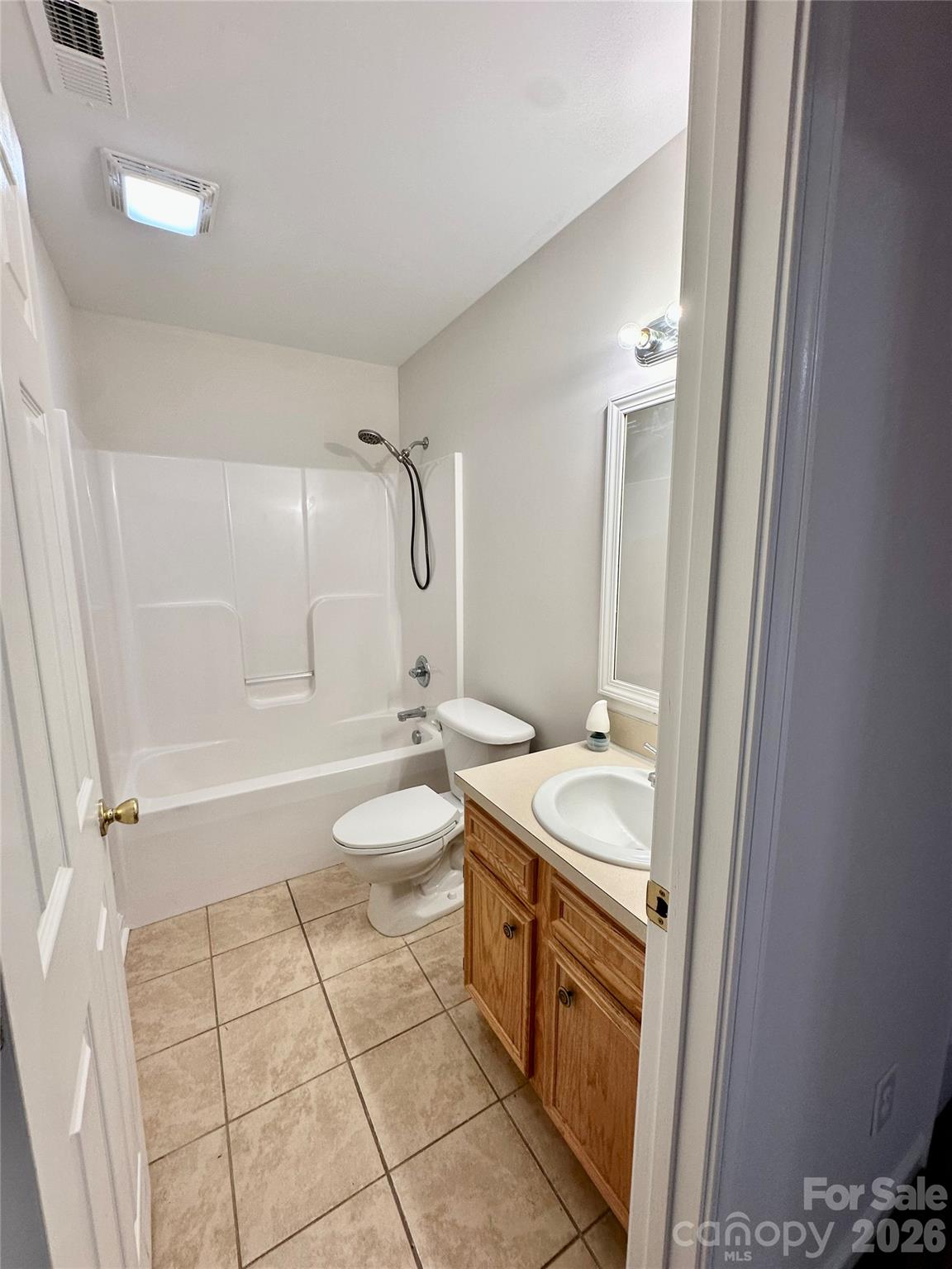 Guest bathroom - 111 Dundee Court, Maiden