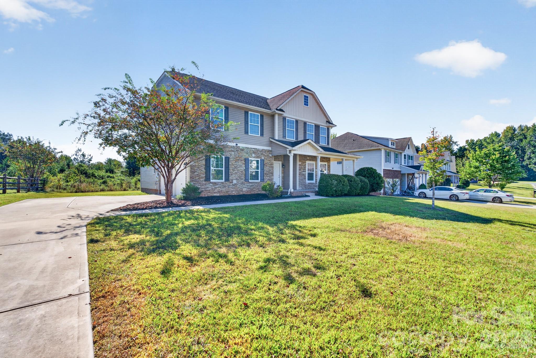 Single Family Residence at 1328 Shaw Avenue, Rock Hill, photo 2 of 47