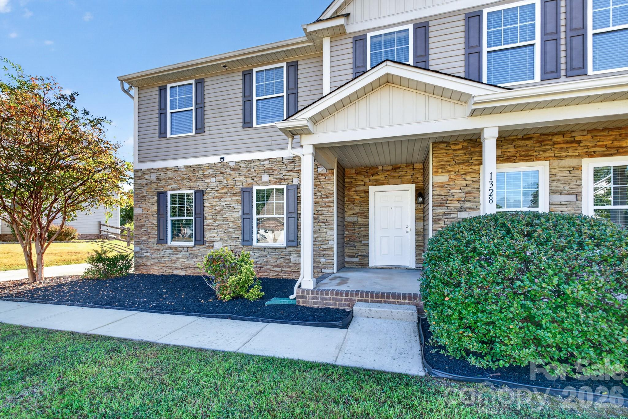 Single Family Residence at 1328 Shaw Avenue, Rock Hill, photo 3 of 47