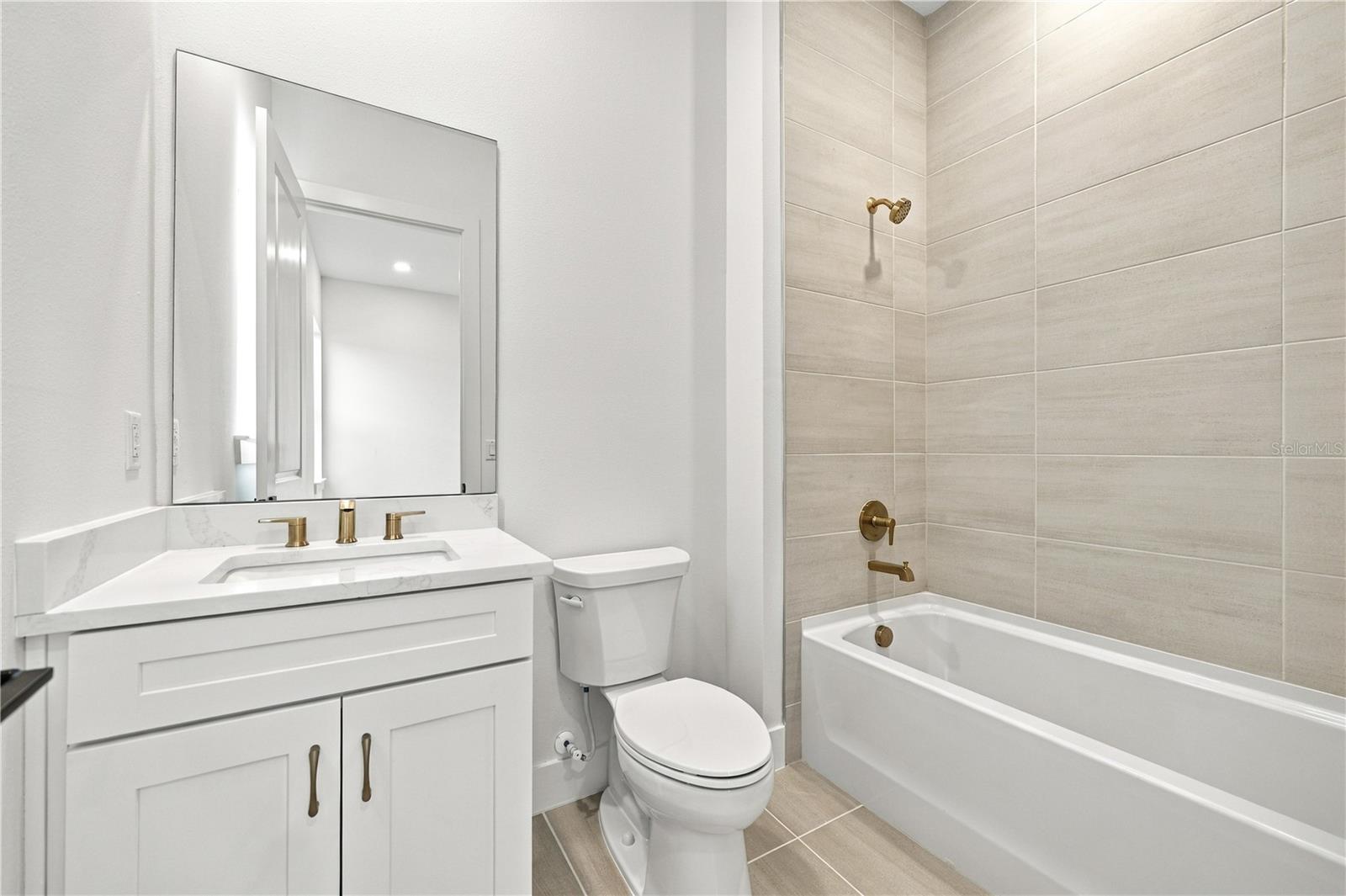 Single Family Residence at 17805 PALMISTE DR, BRADENTON, photo 14 of 55