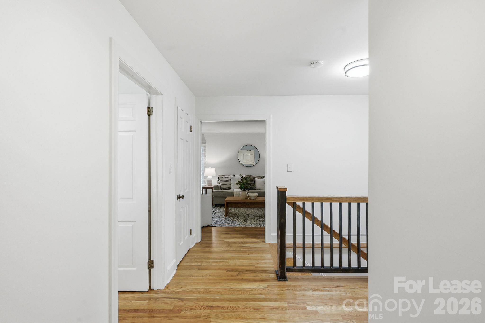 Single Family Residence at 926 Shady Bluff Drive, Charlotte, photo 4 of 34