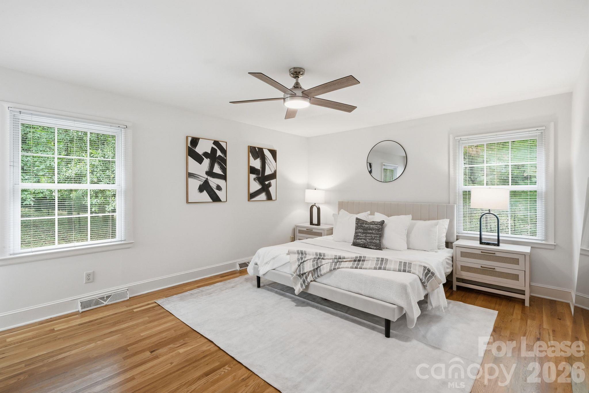 Single Family Residence at 926 Shady Bluff Drive, Charlotte, photo 18 of 34