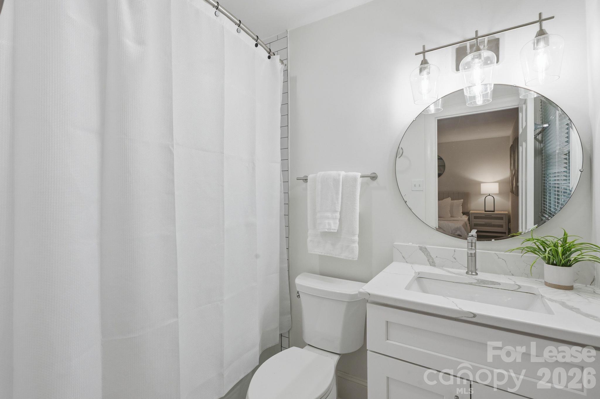 Single Family Residence at 926 Shady Bluff Drive, Charlotte, photo 20 of 34