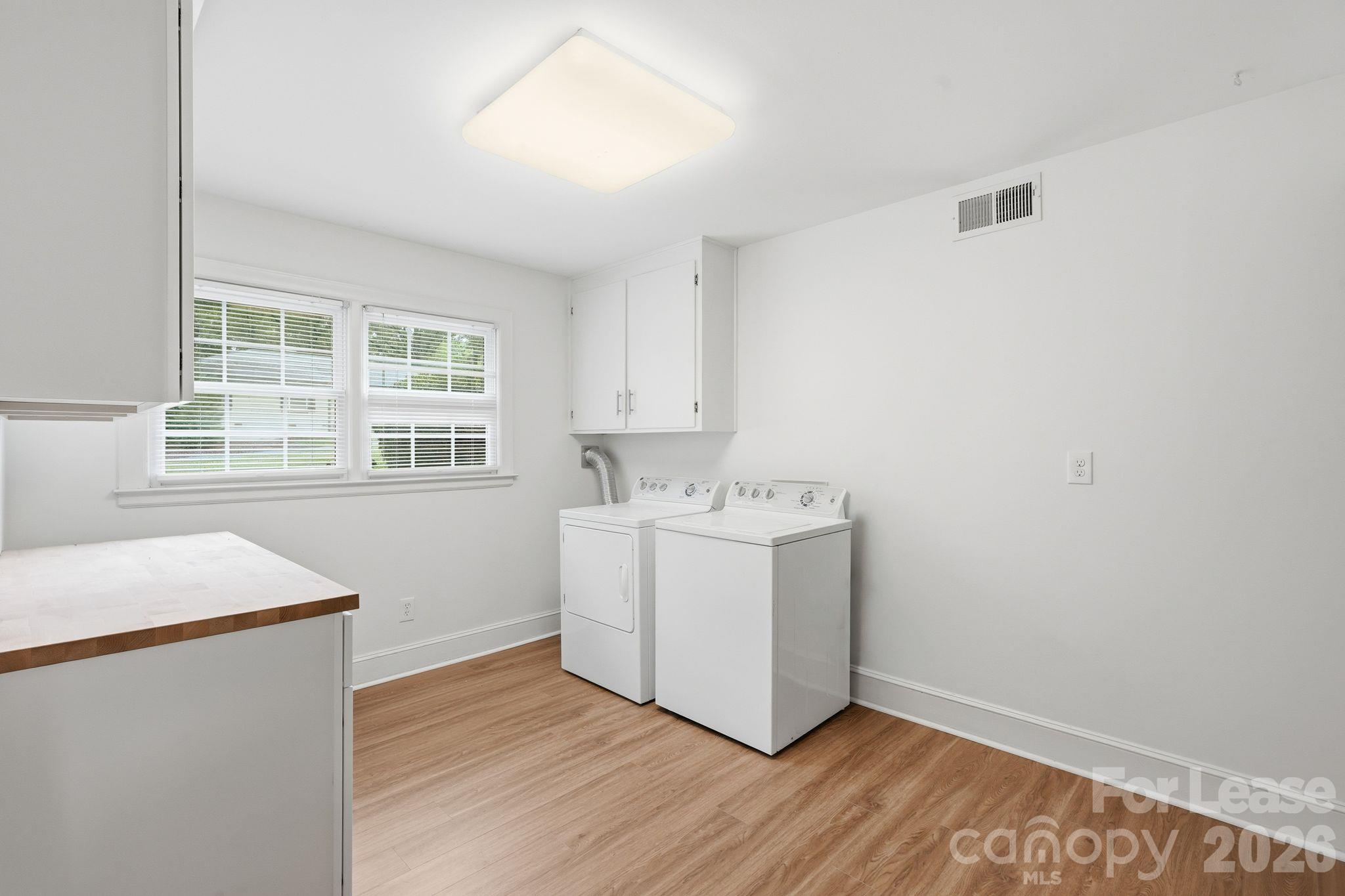 Single Family Residence at 926 Shady Bluff Drive, Charlotte, photo 27 of 34