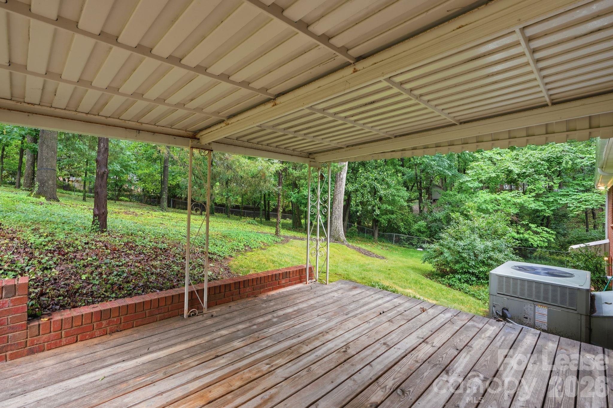 Single Family Residence at 926 Shady Bluff Drive, Charlotte, photo 28 of 34